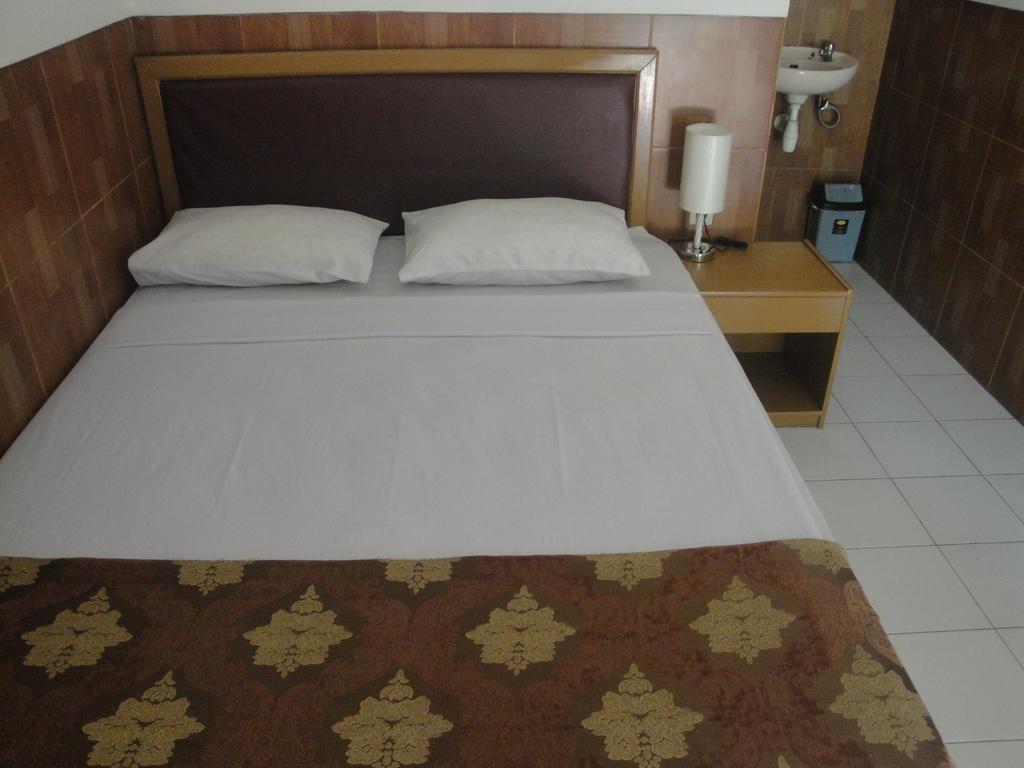 Hotel Ratih マタラム 部屋 写真